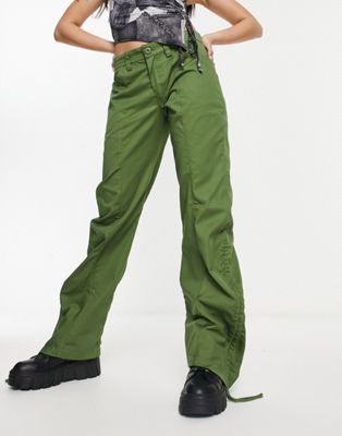 Зеленые брюки с присборенными краями Motel Motel