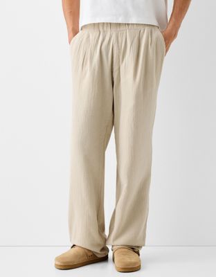 Текстурные брюки песочного цвета Bershka — часть комплекта. Bershka