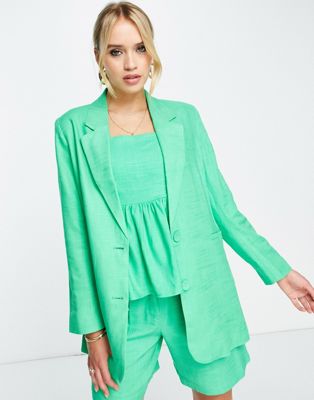 Зеленый пиджак сшитого на заказ Y.A.S - часть комплекта Y.A.S