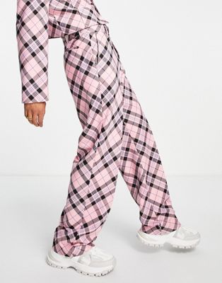 Купить Брюки для костюма Розовые широкие брюки в шотландскую клетку покосой в клетку ASOS DESIGN ASOS DESIGN, цвет - розовый, по цене 8 580рублей в интернет-магазине Usmall.ru