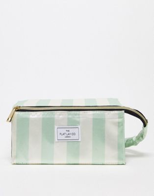 The Flat Lay Co. X ASOS EXCLUSIVE Открытая плоская сумка для макияжа с атласным шалфеем в зеленую полоску Flat Lay Company