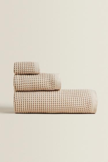 WAFFLE-KNIT COTTON BATH TOWEL Zara Home