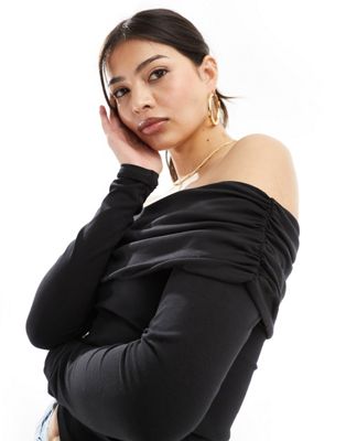 Only ruched detail bardot top in black  ONLY