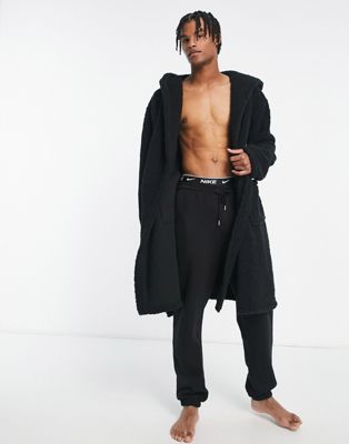 Черный халат с капюшоном из шерпы Loungeable Loungeable