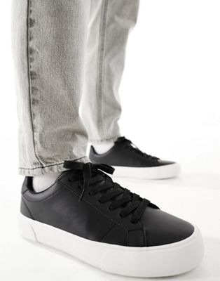 Черные кроссовки на шнуровке Pull&Bear с белой подошвой Pull&Bear