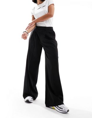 Черные широкие брюки со складками Pull&Bear Pull&Bear