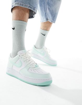 Мятно-белые кроссовки Nike Air Force 1 '07 Nike