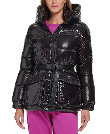 Женская куртка-пуховик с блестящей отделкой и поясом DKNY