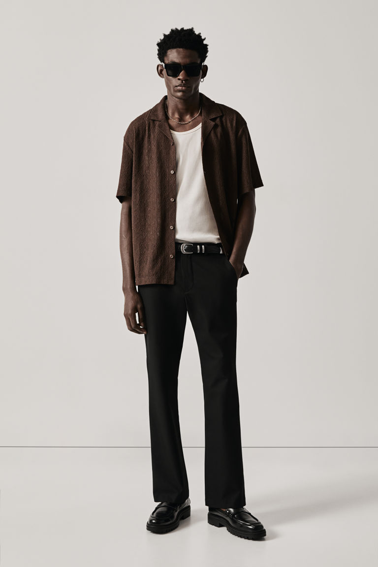 Расклешенные брюки из твила приталенного кроя H&M