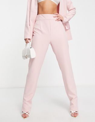Светло-розовые брюки строгого кроя Femme Luxe — часть комплекта. Femme Luxe
