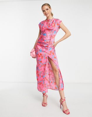 Атласное платье макси розового цвета со сборками и пуговицами по бокам ASOS DESIGN ASOS DESIGN