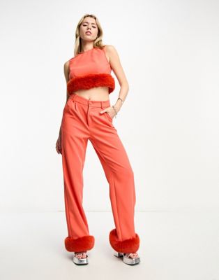 Широкие брюки Extro & Vert с отделкой из искусственных перьев оранжевого цвета — часть комплекта. Extro & Vert