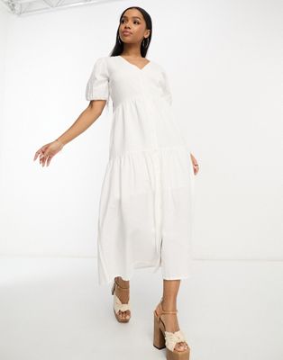 Белое ярусное платье миди на пуговицах In The Style x Jac Jossa In The Style