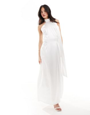 Белое атласное платье макси Y.A.S Bridal с драпировкой и шарфом на воротнике-хомуте Y.A.S