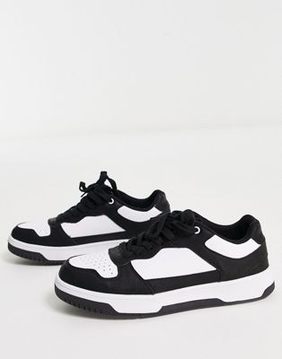 Черно-белые контрастные кроссовки со вставками New Look New Look