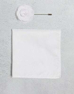 Белый нагрудный платок и брошь на лацкане French Connection French Connection