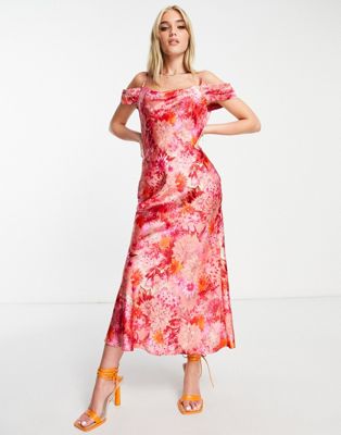 Атласное платье миди с открытыми плечами Hope & Ivy красного и розового цвета с цветочным принтом Hope & Ivy