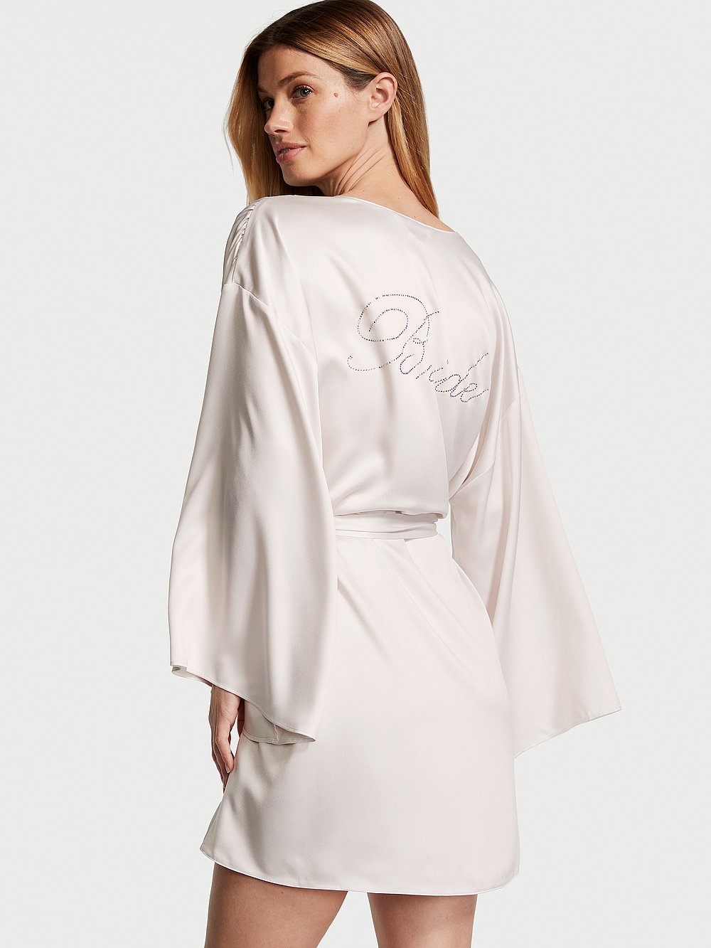 Короткий атласный халат с украшением для невесты Victoria's Secret