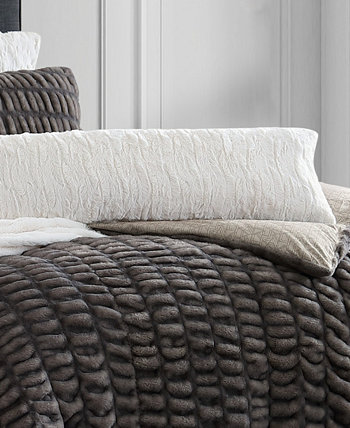 Мягкая и теплая декоративная подушка Heavenly, 12 x 36 дюймов Karl Lagerfeld Paris