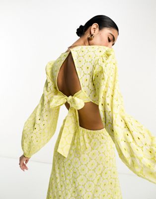 Лимонное платье из вышивки миди с вырезами Pretty Lavish Pretty Lavish