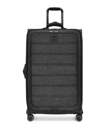 Essential 22-дюймовый чемодан Spinner Traveler's Choice