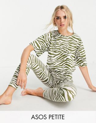 Зеленый пижамный комплект с футболкой и леггинсами с принтом под зебру ASOS DESIGN Petite ASOS Petite