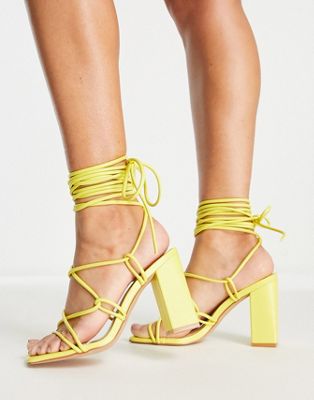 Желтые босоножки на каблуке Simmi London с завязками на щиколотке SIMMI Shoes