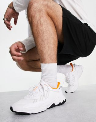 Белые кроссовки adidas Originals Ozweego Adidas