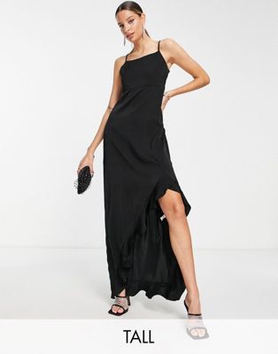 Черное платье миди с асимметричным подолом и воротником-хомутом Lola May Tall LOLA MAY TALL