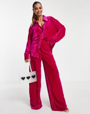 Эксклюзивные бархатные широкие брюки In The Style розового цвета - часть комплекта. In The Style
