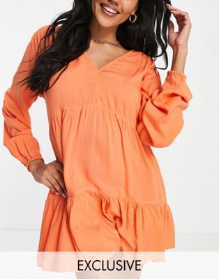 Оранжевое ярусное мини-платье с длинными рукавами Esmee Exclusive Esmée