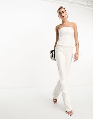 Белые расклешенные брюки под кожу Naked Wardrobe — часть комплекта Naked Wardrobe