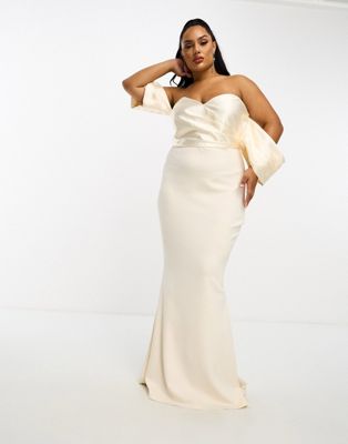 Кремовое облегающее атласное платье-бандо с открытыми плечами и объемными рукавами ASOS DESIGN Curve ASOS Curve