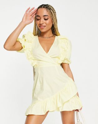 Лимонное поплиновое платье с запахом и оборками Missguided Missguided