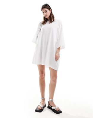Белое мини-платье-футболка Weekday — эксклюзивно на ASOS Weekday