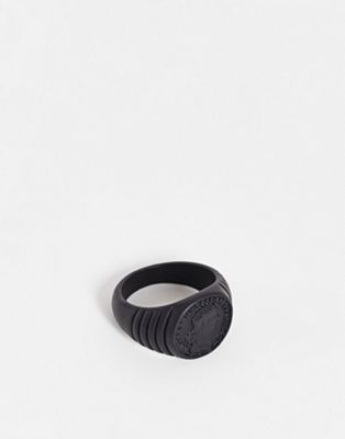 Матовое черное кольцо с печаткой ASOS DESIGN с изображением монеты и тиснением ASOS DESIGN