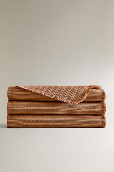 STRIPED COTTON TABLECLOTH WITH FRINGING Zara Home