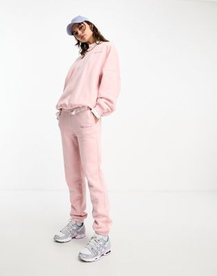 Серебристо-розовые широкие спортивные штаны с надписью Pacsun — часть комплекта PACSUN