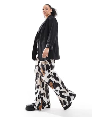 Vero Moda Curve plisse wide leg pants in abstract animal print VERO MODA