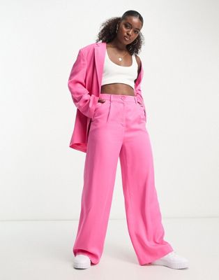 Прямые брюки прямого кроя Monki ярко-розового цвета — часть комплекта. Monki