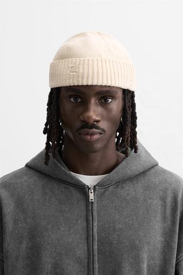 Шапка бини ZARA RIPPED EFFECT KNIT HAT ZARA