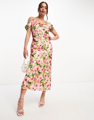 Атласное платье миди с открытыми плечами Hope & Ivy розового цвета с цветочным принтом Hope & Ivy