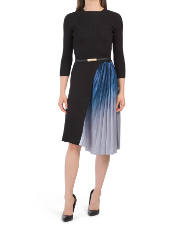 Трикотажное платье в рубчик с воротником-стойкой и вставкой из юбки с эффектом омбре со складками Dalia MacPhee