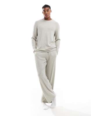 ASOS DESIGN loungewear set with long sleeve T-shirt in light green ASOS DESIGN