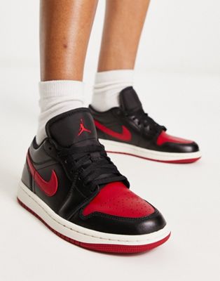Низкие кроссовки Nike Air Jordan 1 в черном и красном цветах для женщин Nike