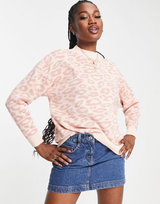 Эксклюзивный вязаный свитер с высоким воротником In The Style розового леопардового цвета In The Style