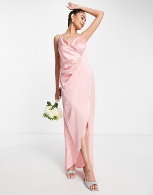Нежно-розовое атласное платье макси с запахом и бретельками Liquorish Bridesmaid Liquorish
