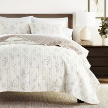 Home Collection All Season Watercolor Leaves & Stripes Reversible Quilt Set with Shams Home Collection