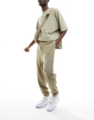 Тренировочные брюки ASOS DESIGN со строчным карманом в бежевом цвете для мужчин ASOS DESIGN