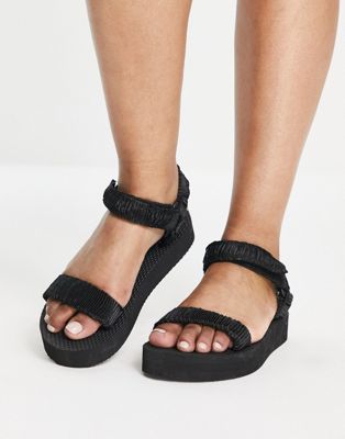Черные массивные сандалии New Look New Look